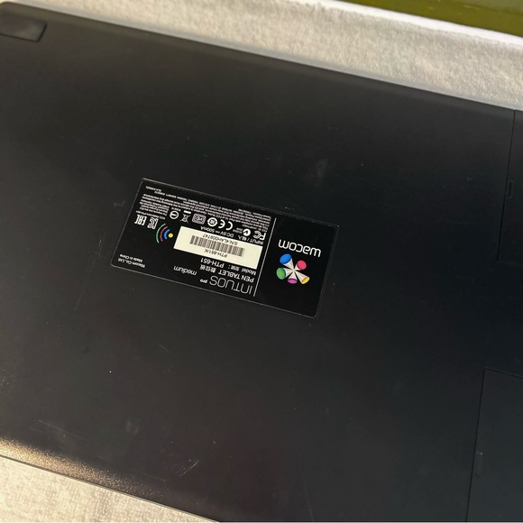 Wacom Intuos Pro Tablet size Medium - Picture 6 of 6
